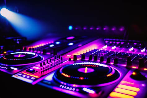 Dj .
